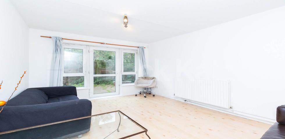 			4 Bedroom, 1 bath, 1 reception Apartment			 Patrick Connolly Gardens, Bow E3